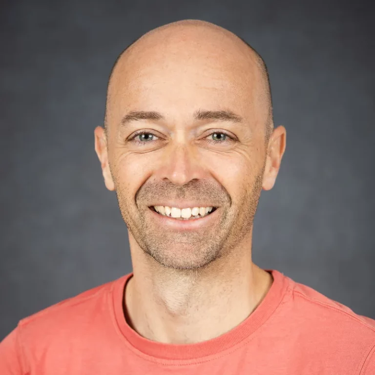 Porträtfoto von Yannick Voorwold.